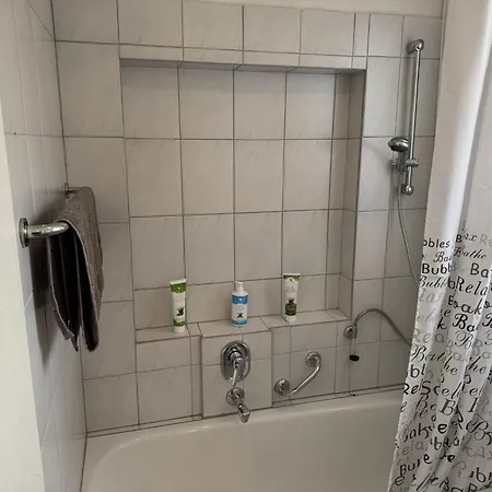 & Monteurzimmer Habitación en casa particular Eislingen